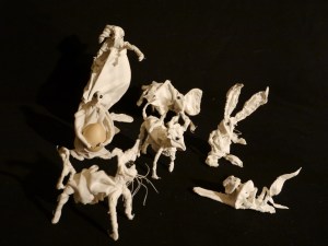 Tissu cousu peint sur armature métallique